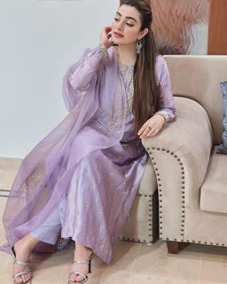 Nawal Saeed feet photo 2