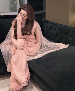 Nawal Saeed feet photo 7