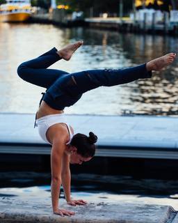 Naya Rappaport feet photo 3