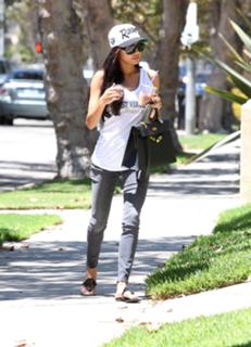 Naya Rivera feet photo thumbnail