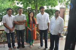 Nayanthara feet photo thumbnail