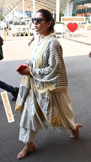 Nayanthara feet photo thumbnail