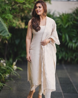 Nayanthara feet photo thumbnail