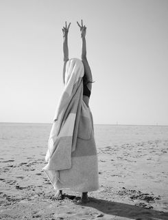 Nazan Eckes feet photo thumbnail
