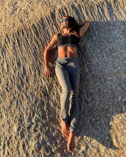 Nazan Eckes feet photo thumbnail