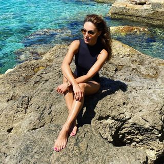 Nazan Eckes feet photo thumbnail