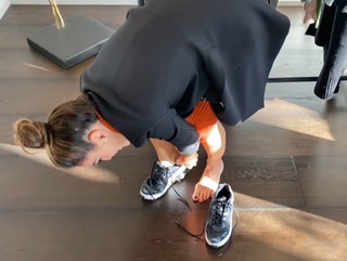 Nazan Eckes feet photo thumbnail