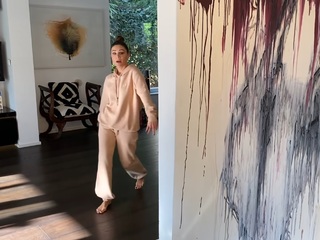 Nazan Eckes feet photo thumbnail