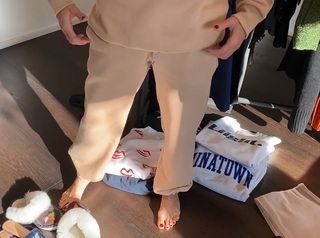 Nazan Eckes feet photo thumbnail