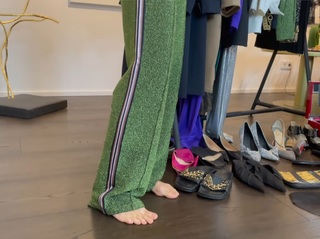 Nazan Eckes feet photo thumbnail