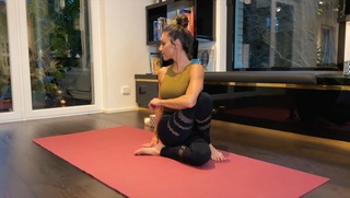 Nazan Eckes feet photo thumbnail