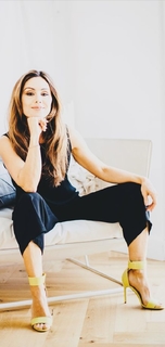 Nazan Eckes feet photo thumbnail