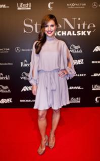 Nazan Eckes feet photo thumbnail