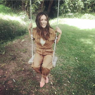 Nazan Eckes feet photo thumbnail