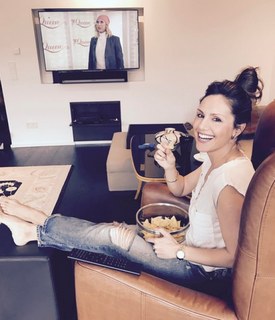 Nazan Eckes feet photo thumbnail