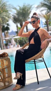 Nazan Eckes feet photo thumbnail
