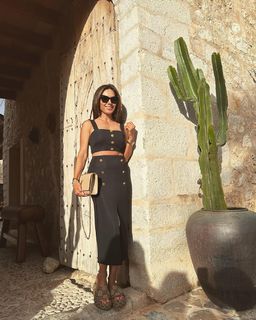 Nazan Eckes feet photo thumbnail