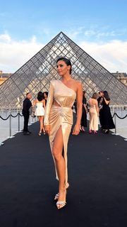 Nazan Eckes feet photo thumbnail