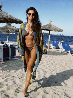 Nazan Eckes feet photo 13