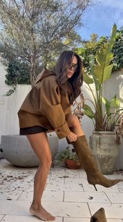 Nazan Eckes feet photo 1