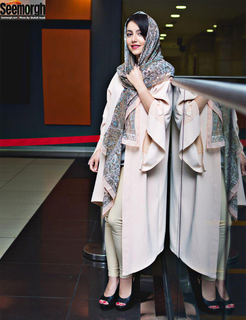 Nazanin Bayati feet photo thumbnail