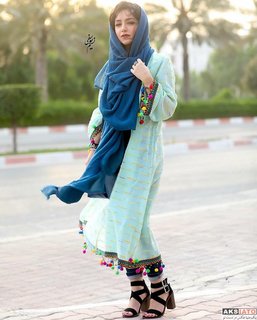 Nazanin Bayati feet photo thumbnail