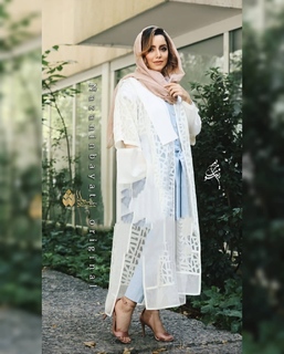 Nazanin Bayati feet photo thumbnail