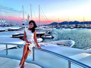 Nazanin Boniadi feet photo thumbnail