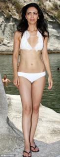 Nazanin Boniadi feet photo thumbnail