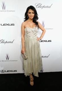 Nazanin Boniadi feet photo thumbnail