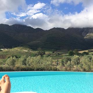 Nazanin Boniadi feet photo thumbnail