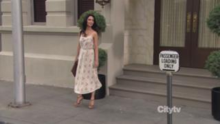 Nazanin Boniadi feet photo thumbnail