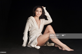 Nazanin Boniadi feet photo thumbnail