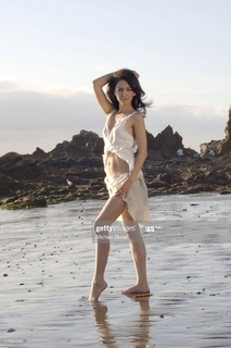 Nazanin Boniadi feet photo thumbnail