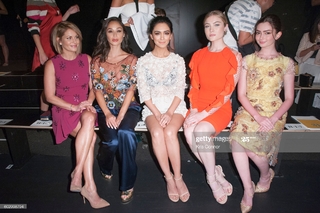 Nazanin Boniadi feet photo thumbnail