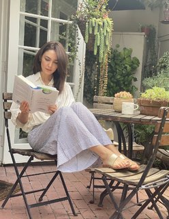 Nazanin Boniadi feet photo thumbnail