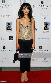 Nazanin Boniadi feet photo thumbnail