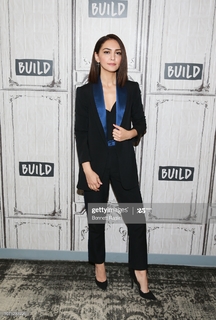 Nazanin Boniadi feet photo thumbnail