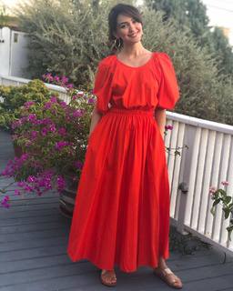 Nazanin Boniadi feet photo thumbnail