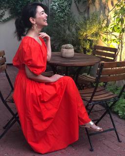 Nazanin Boniadi feet photo thumbnail