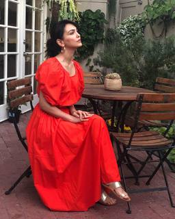 Nazanin Boniadi feet photo thumbnail