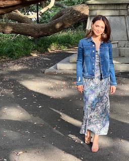 Nazanin Boniadi feet photo thumbnail