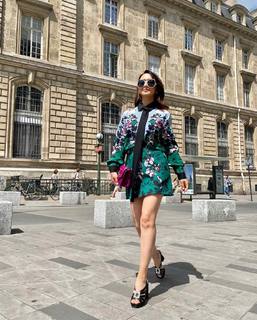 Nazanin Boniadi feet photo thumbnail