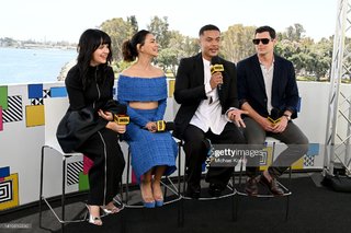 Nazanin Boniadi feet photo thumbnail