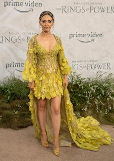Nazanin Boniadi feet photo thumbnail