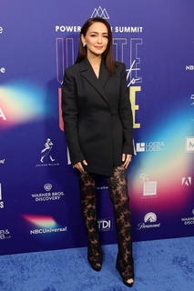 Nazanin Boniadi feet photo thumbnail
