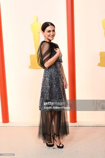 Nazanin Boniadi feet photo thumbnail