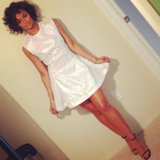 Nazanin Mandi feet photo 17