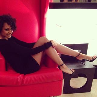 Nazanin Mandi feet photo 4
