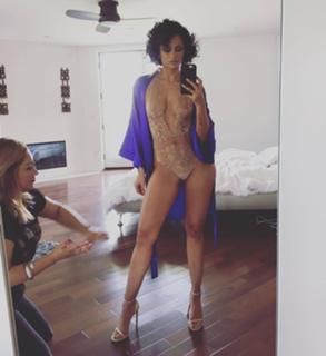 Nazanin Mandi feet photo 2